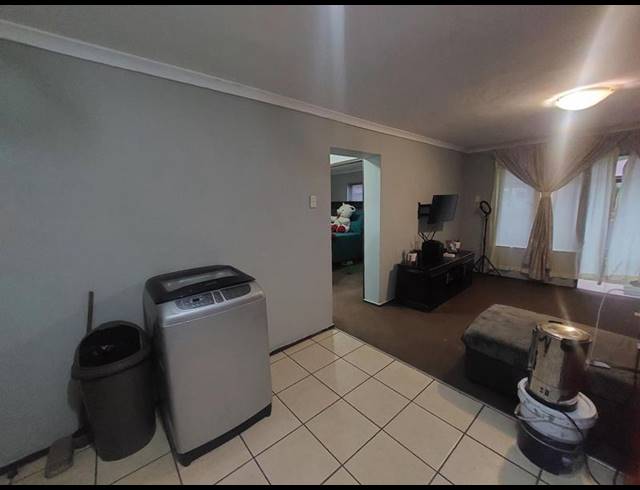 2 BEDROOM APARTMENT FOR SALE IN MONTCLAIR